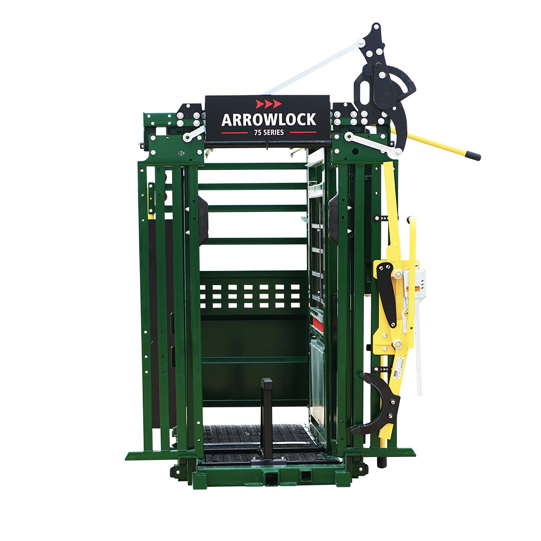7500 Arrowlock Series manual chute with vet cage, sternum bar and head holder