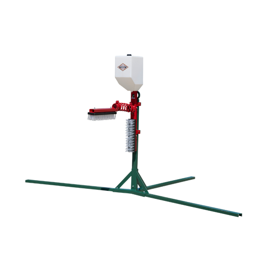 Cattle Oiler Stand short post with ring to move chain